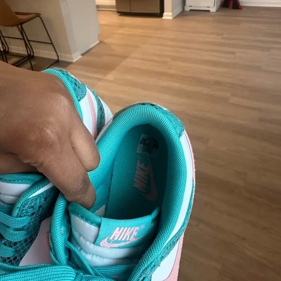Nike Women's Sneakers in Teal and Pink - Picture 4 of 4